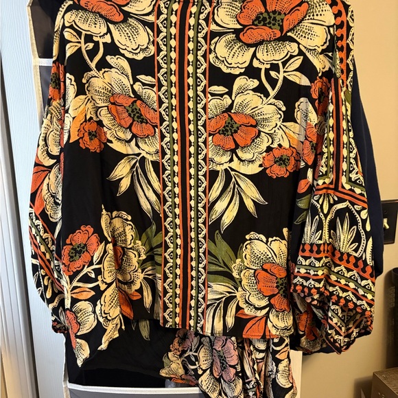 Nostalgia Black and Orange Floral Blouse - Picture 8 of 9